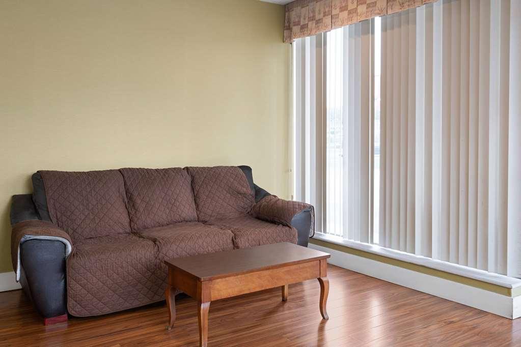Rodeway Inn Youngstown Εσωτερικό φωτογραφία